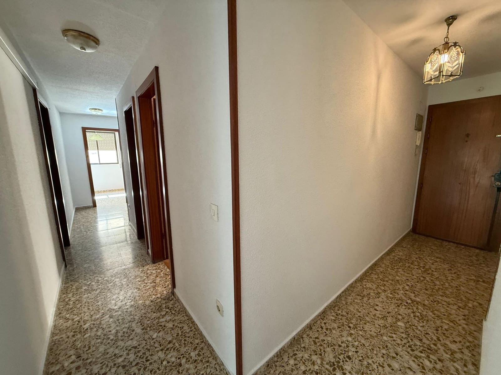 4 bedroom Flat for sale in Alicante / Alacant city with pool garage - € 242,000 (Ref: 9557957)