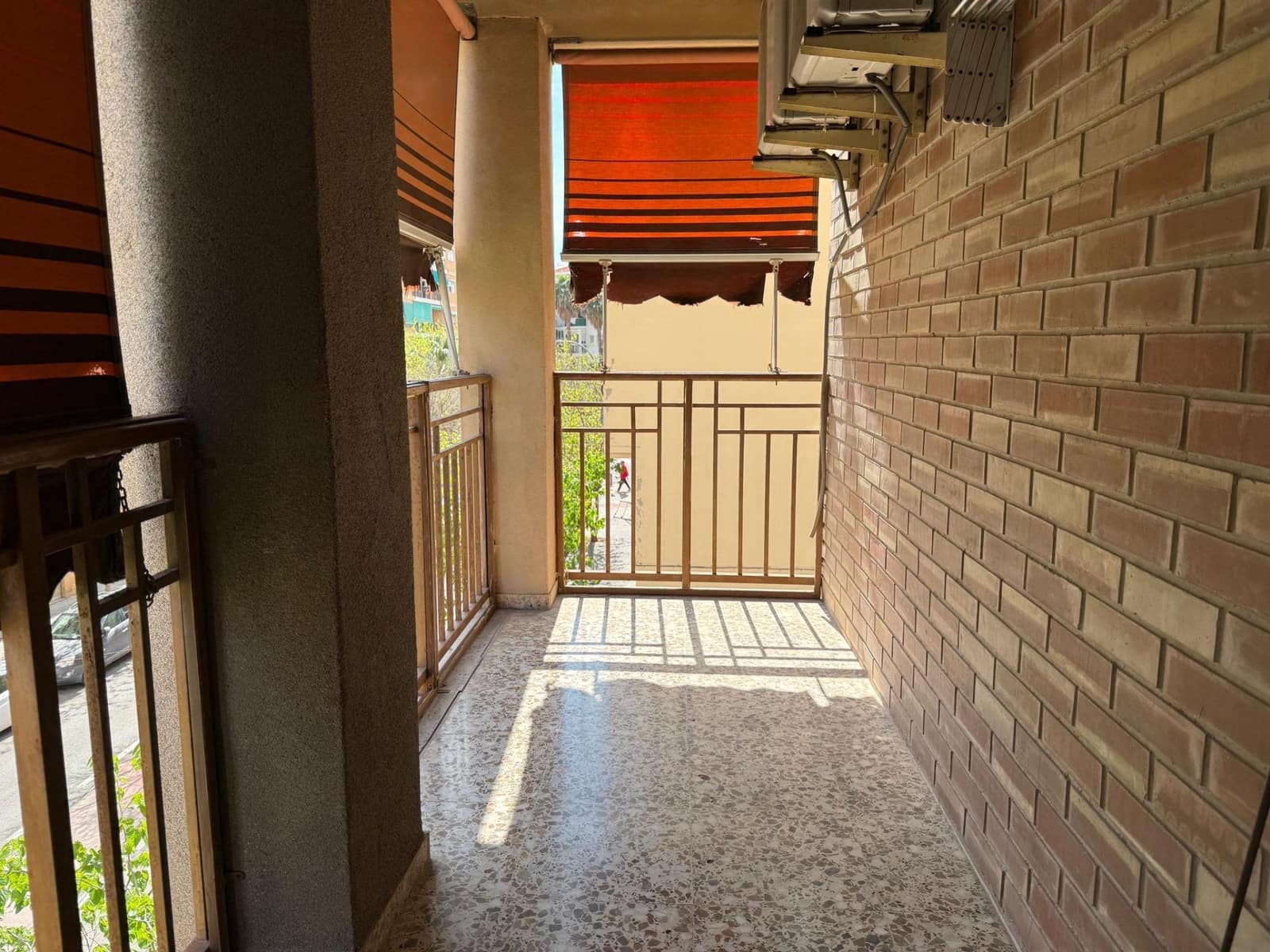 4 bedroom Flat for sale in Alicante / Alacant city with pool garage - € 242,000 (Ref: 9557957)