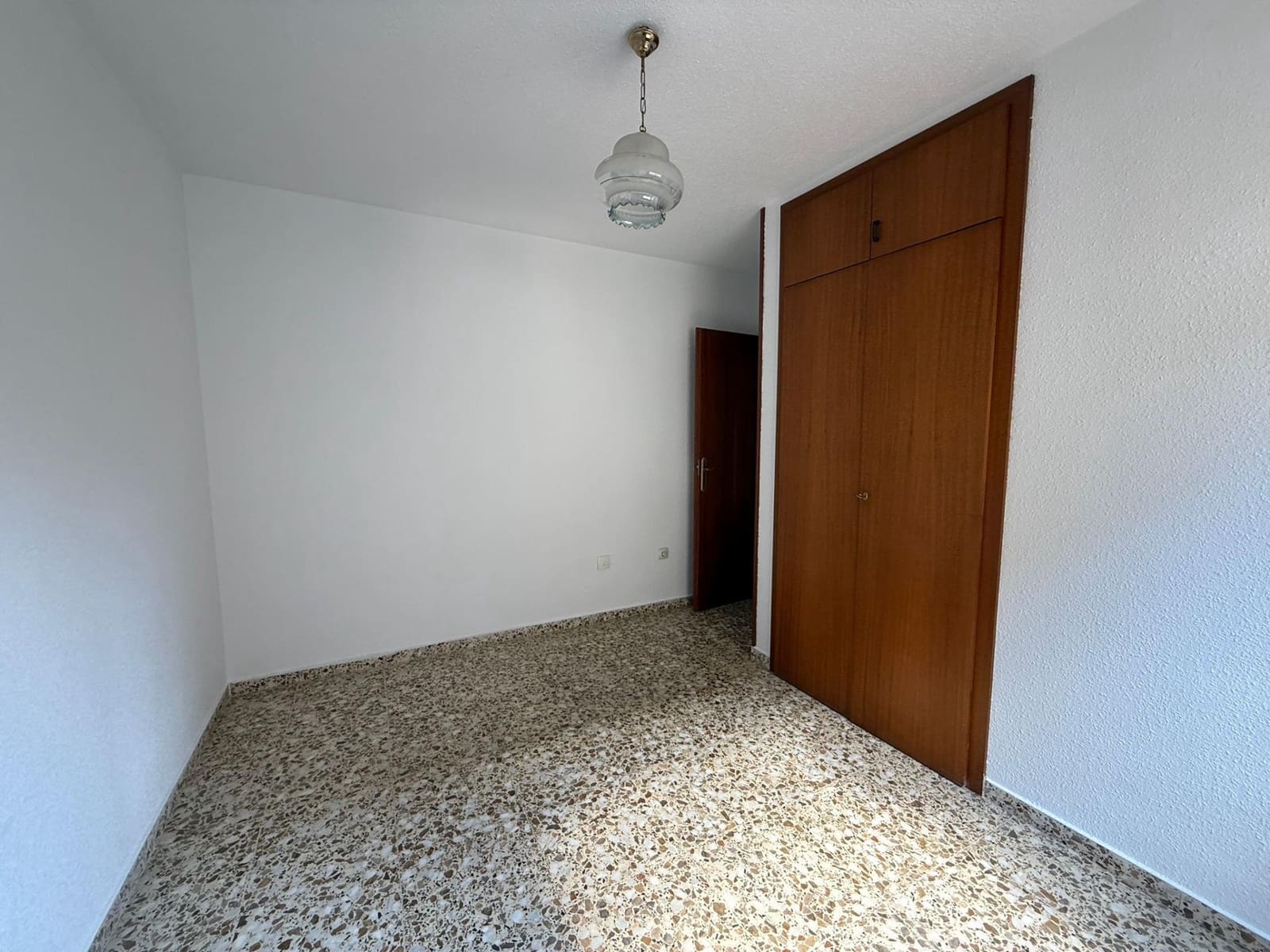 4 bedroom Flat for sale in Alicante / Alacant city with pool garage - € 242,000 (Ref: 9557957)