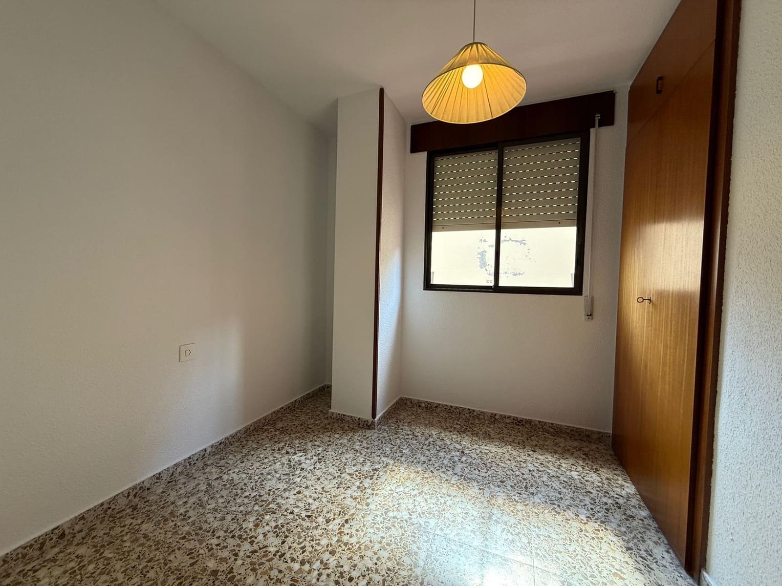 4 bedroom Flat for sale in Alicante / Alacant city with pool garage - € 242,000 (Ref: 9557957)