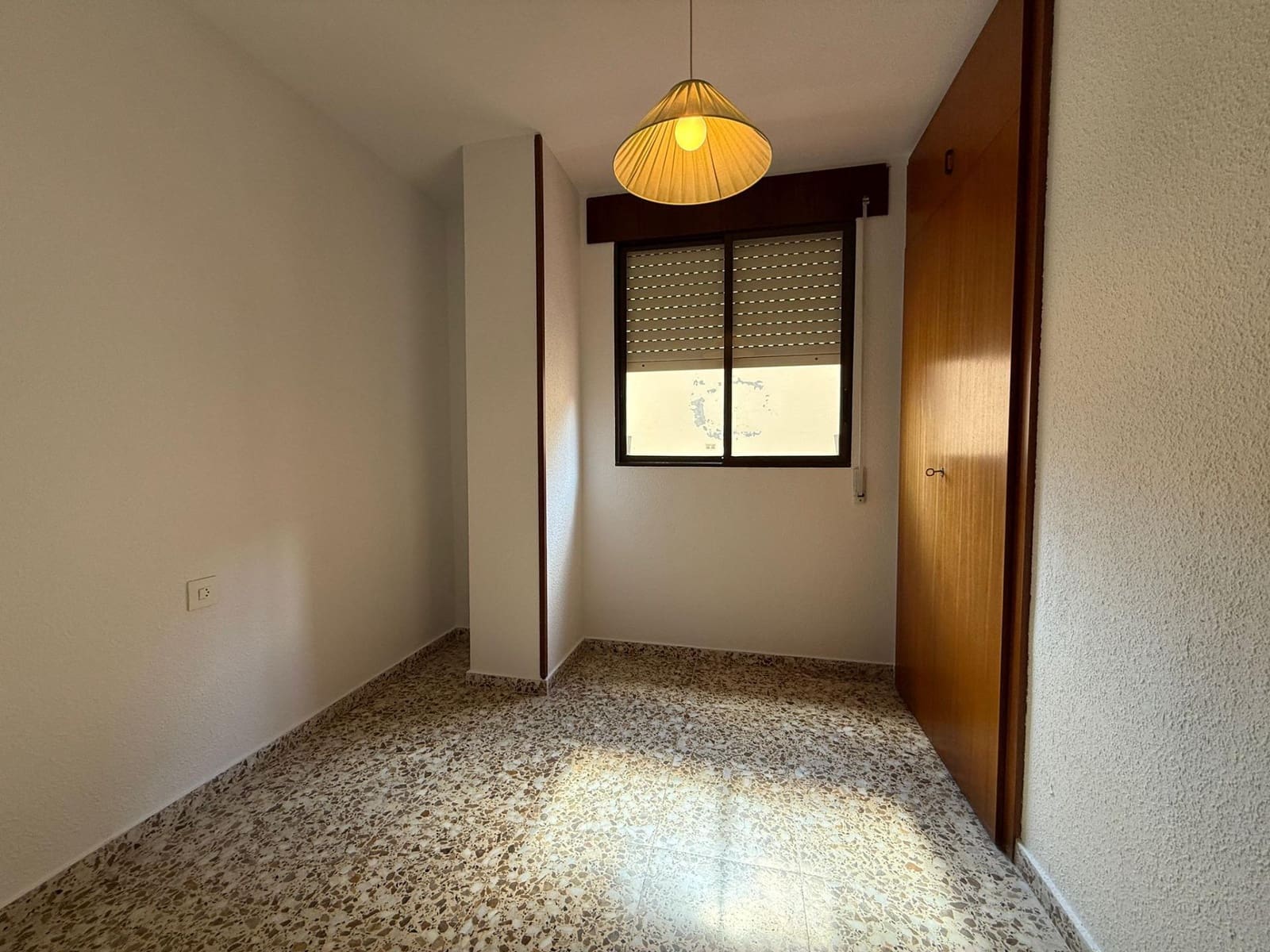 4 bedroom Flat for sale in Alicante / Alacant city with pool garage - € 242,000 (Ref: 9557957)