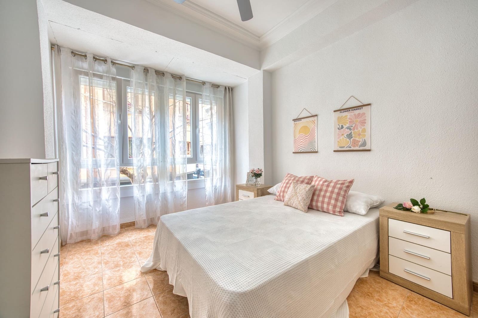 4 soveværelse Lejlighed til salg i Alicante by - € 265.000 (Ref: 9574661)