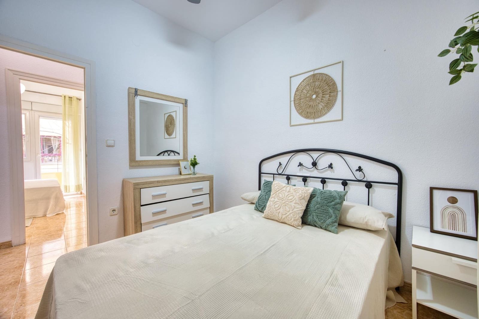 4 soveværelse Lejlighed til salg i Alicante by - € 265.000 (Ref: 9574661)