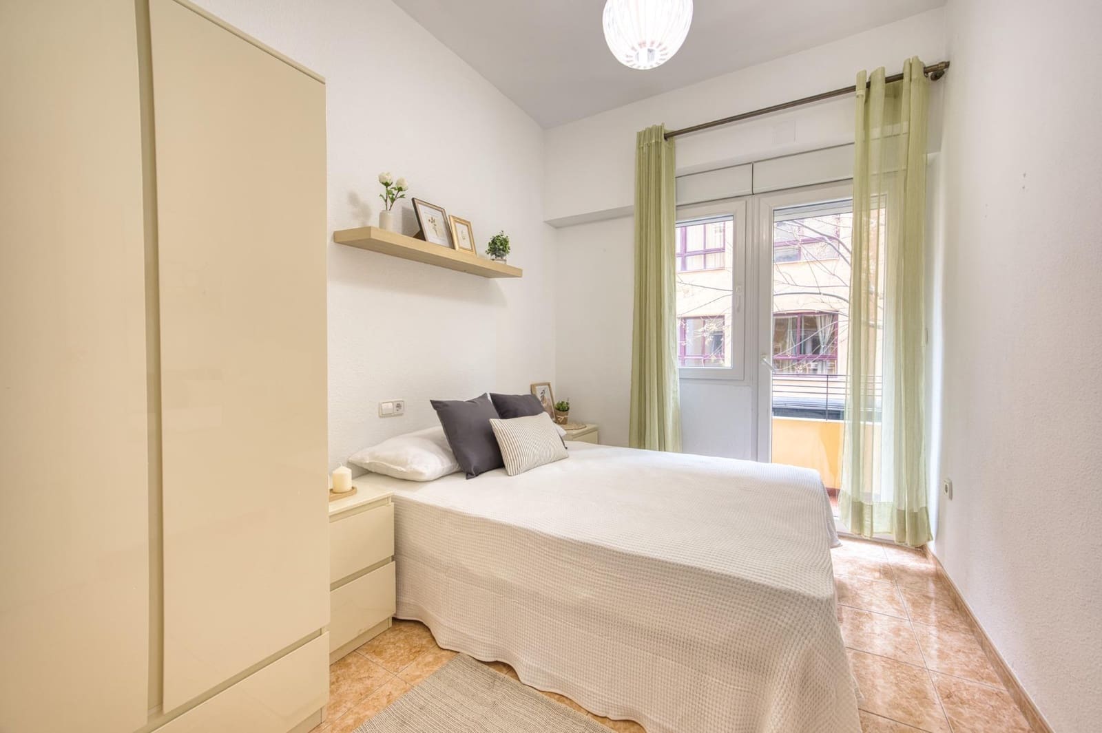 4 soveværelse Lejlighed til salg i Alicante by - € 265.000 (Ref: 9574661)