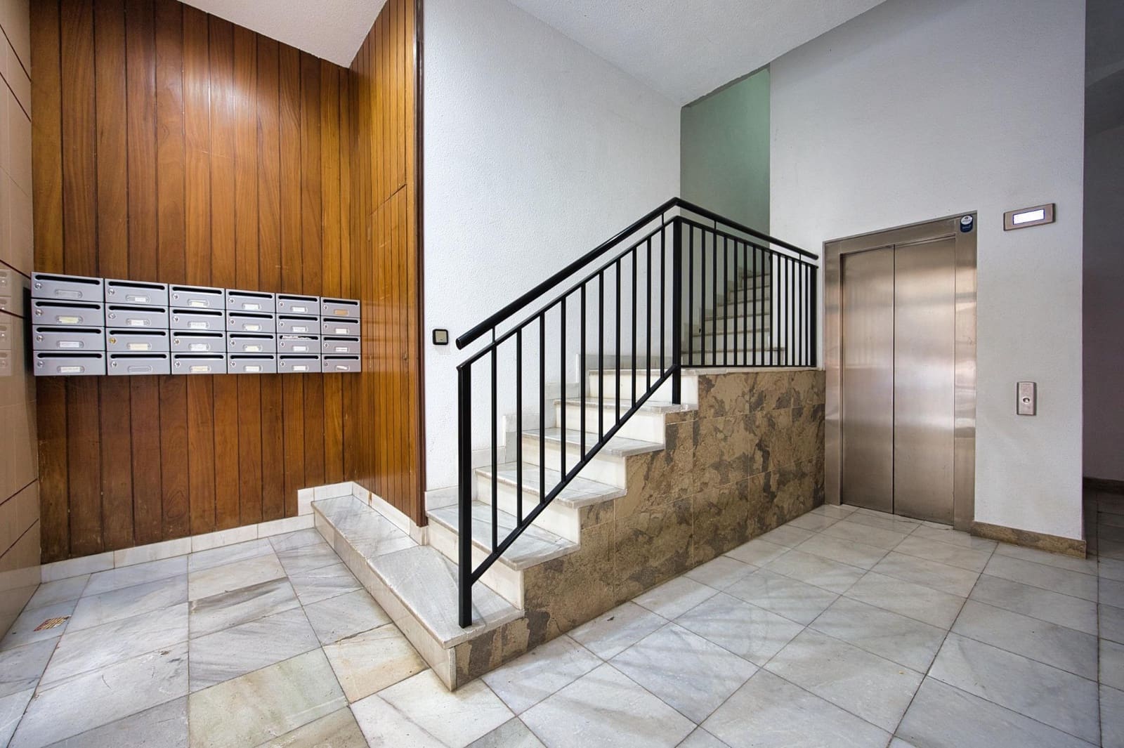 4 soveværelse Lejlighed til salg i Alicante by - € 265.000 (Ref: 9574661)