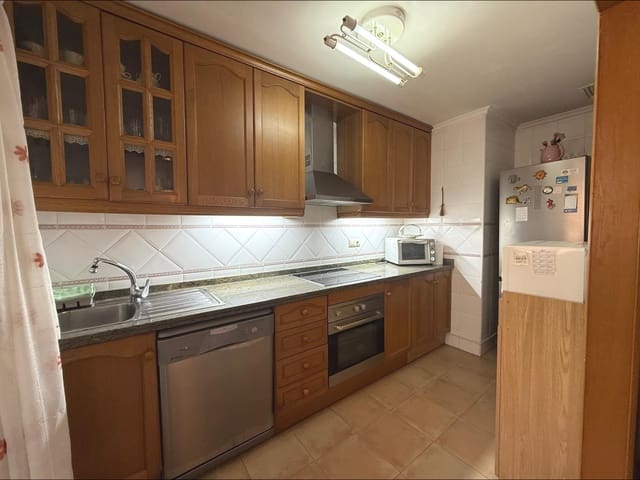 2 makuuhuone Asunto myytävänä paikassa Alicante kaupunki mukana 
autotalli - 226 000 € (Ref: 9576711)