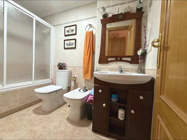 2 makuuhuone Asunto myytävänä paikassa Alicante kaupunki mukana 
autotalli - 226 000 € (Ref: 9576711)