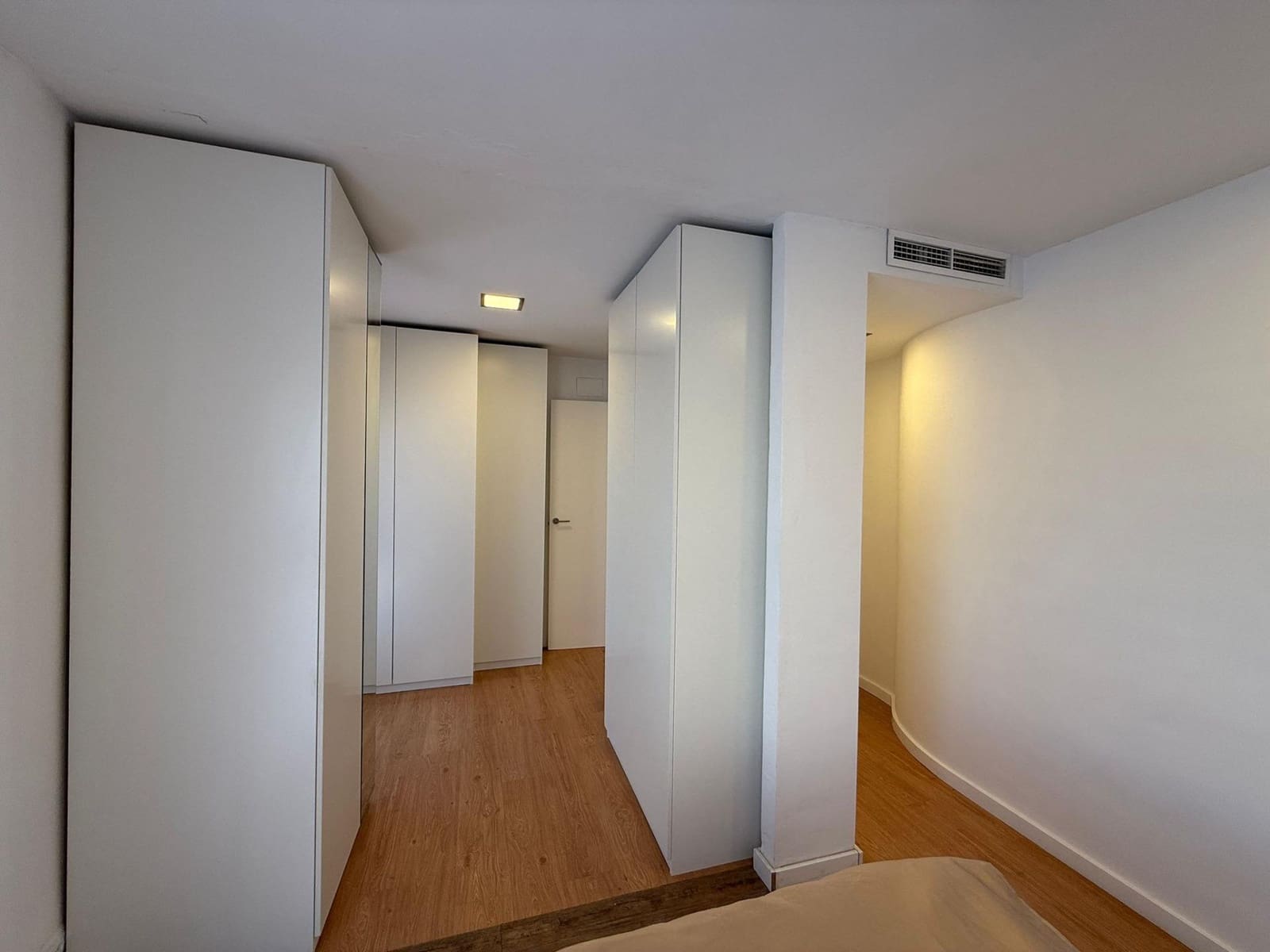 2 bedroom Penthouse for sale in Alicante / Alacant city - € 210,000 (Ref: 9611578)