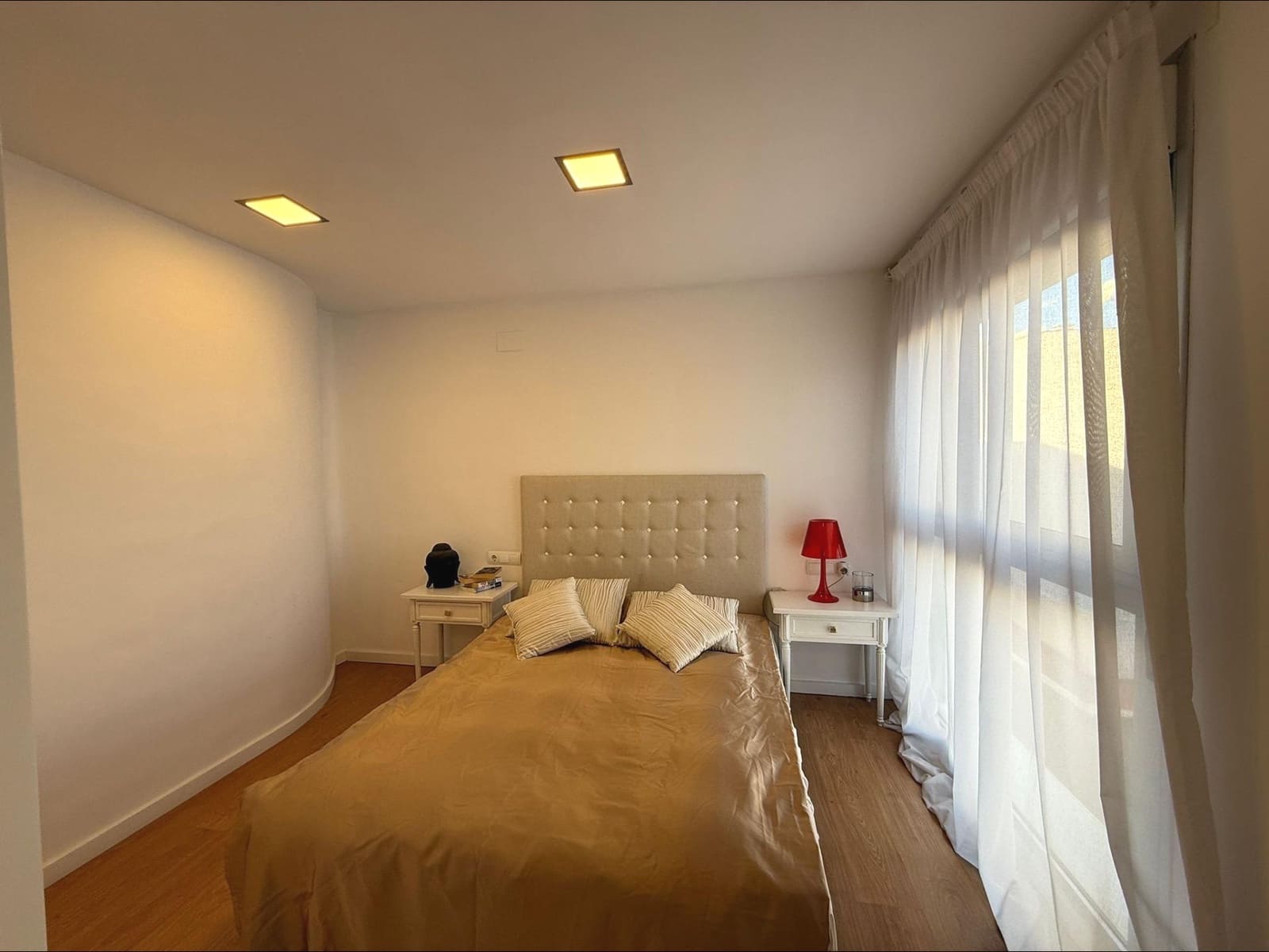 2 bedroom Penthouse for sale in Alicante / Alacant city - € 210,000 (Ref: 9611578)