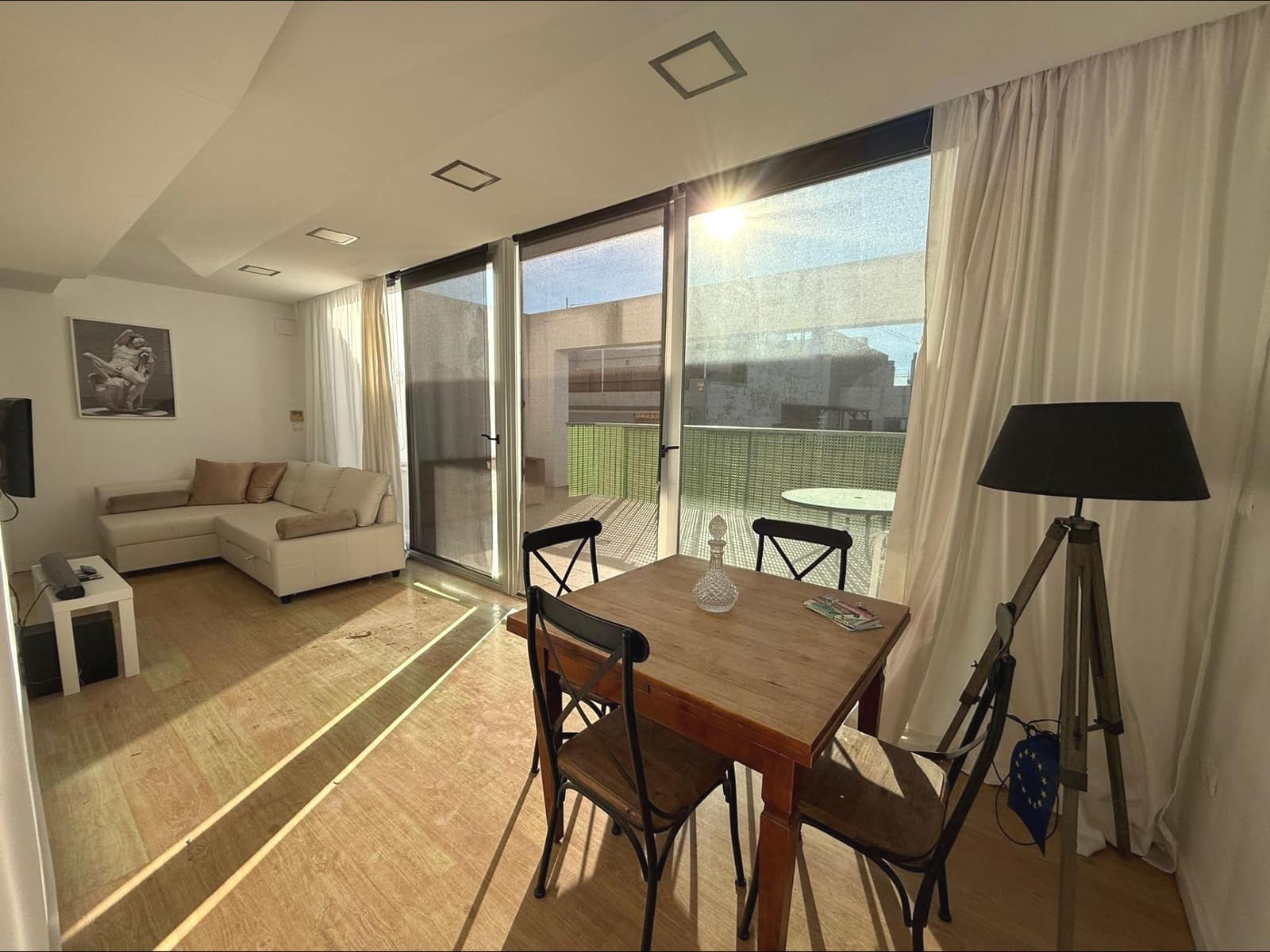 2 bedroom Penthouse for sale in Alicante / Alacant city - € 210,000 (Ref: 9611578)