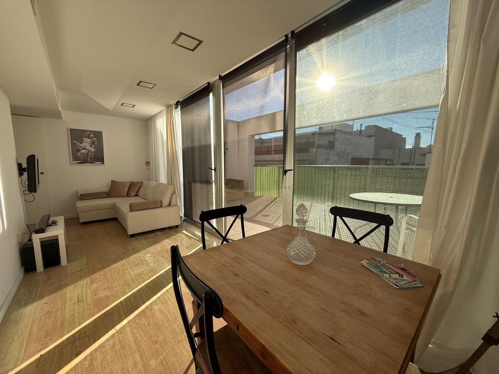 2 bedroom Penthouse for sale in Alicante / Alacant city - € 210,000 (Ref: 9611578)