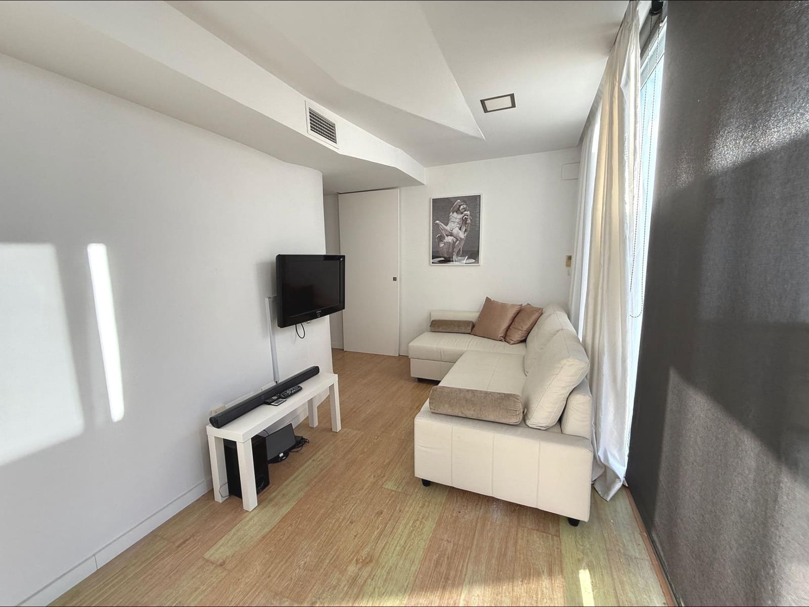 2 bedroom Penthouse for sale in Alicante / Alacant city - € 210,000 (Ref: 9611578)