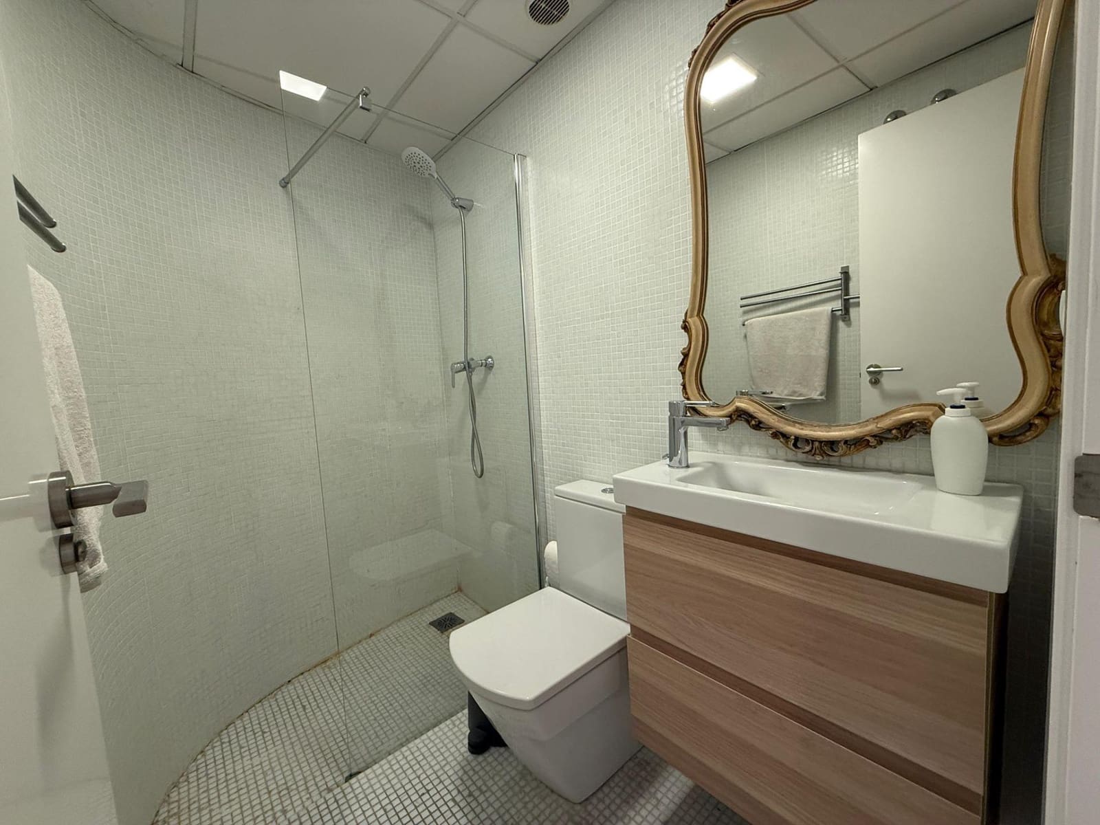 2 bedroom Penthouse for sale in Alicante / Alacant city - € 210,000 (Ref: 9611578)