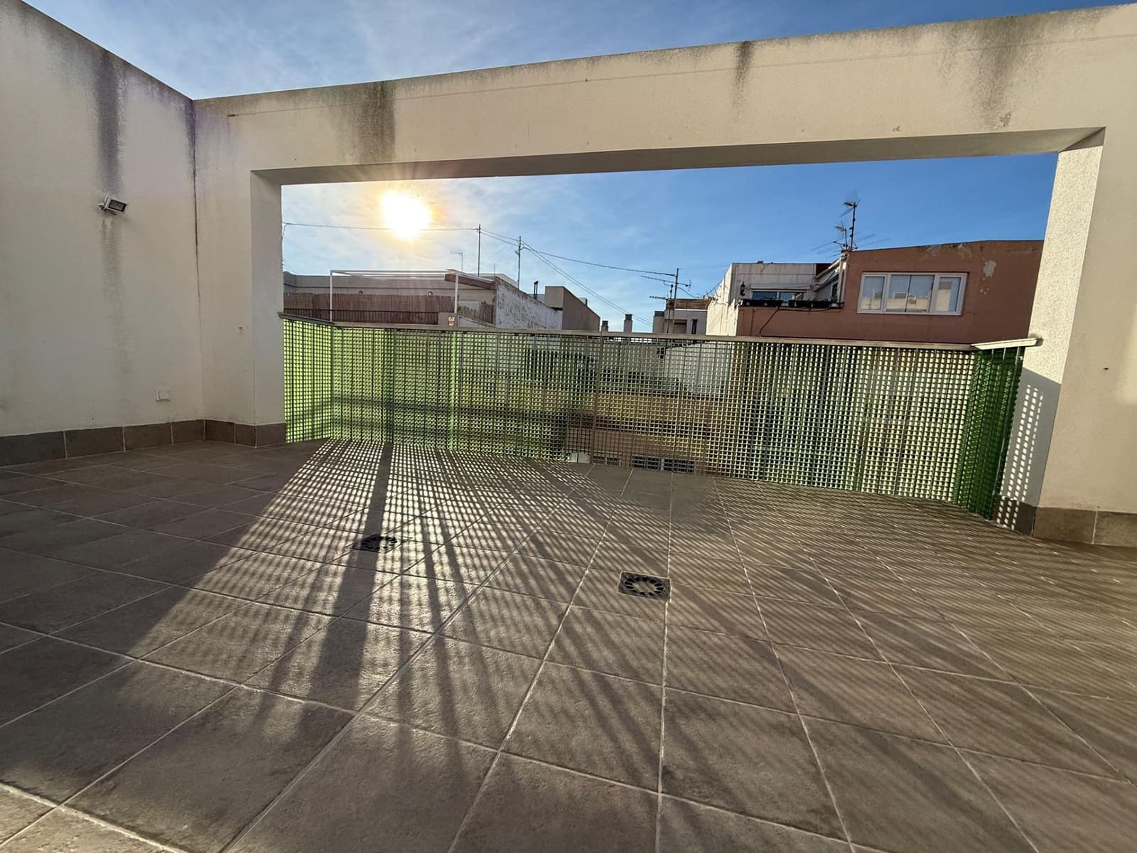 2 bedroom Penthouse for sale in Alicante / Alacant city - € 210,000 (Ref: 9611578)