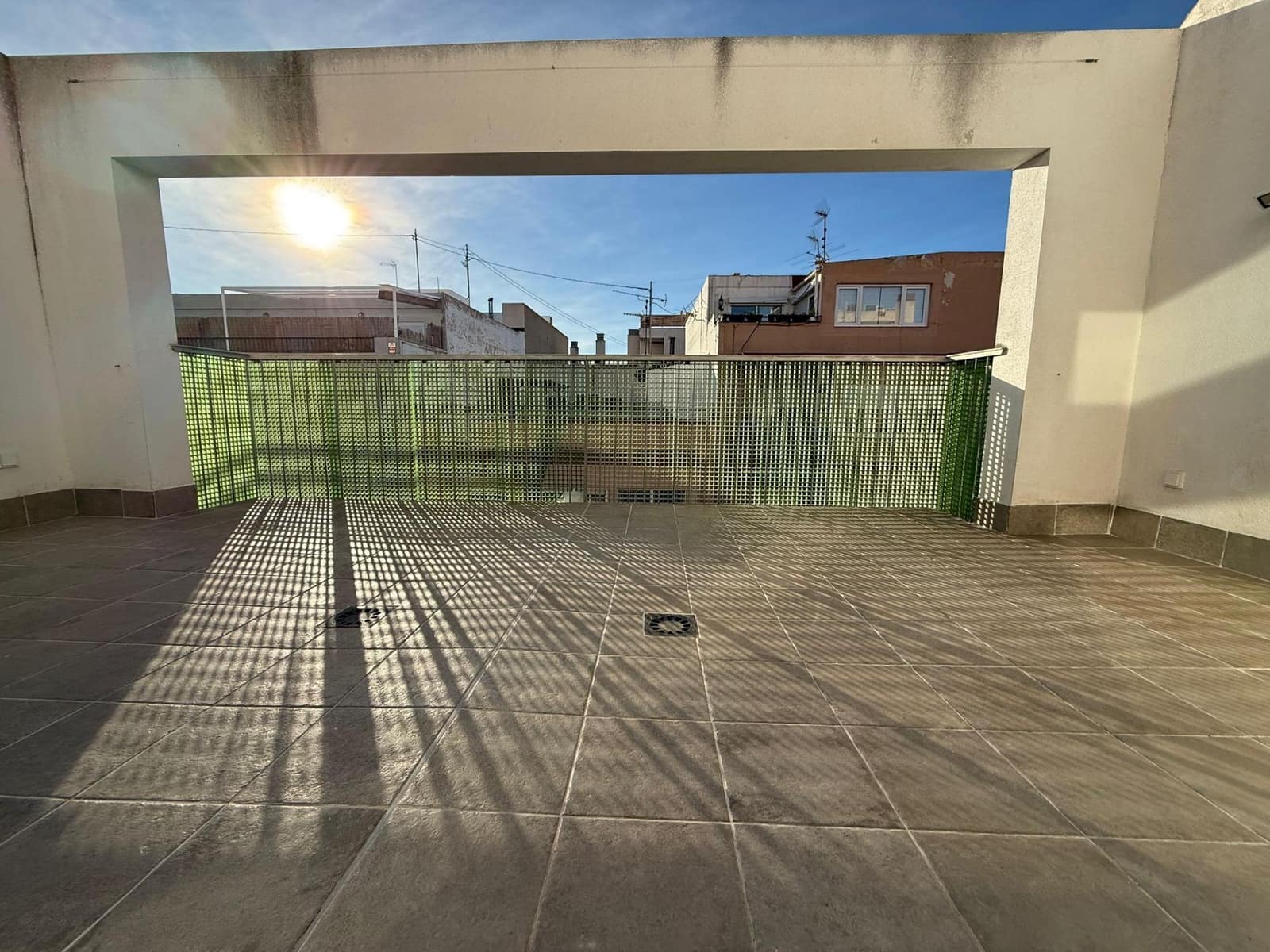 2 bedroom Penthouse for sale in Alicante / Alacant city - € 210,000 (Ref: 9611578)