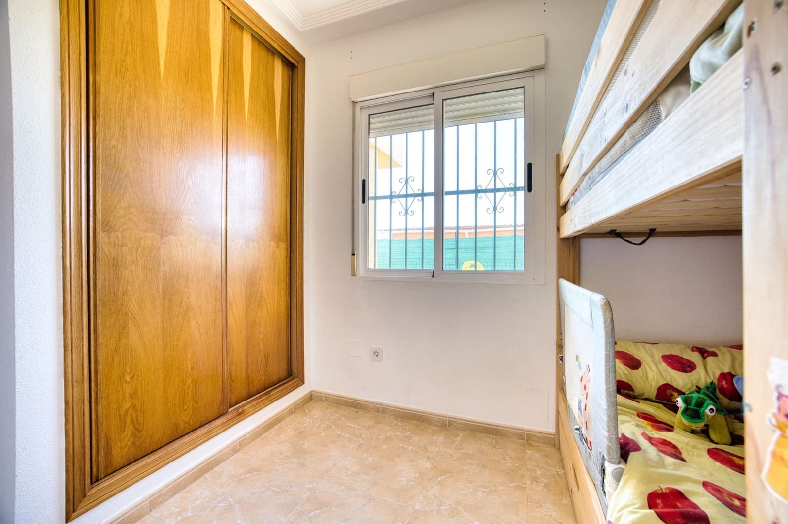 3 soverom Kjedet enebolig til salgs i Muchamiel / Mutxamel med svømmebasseng - € 325 000 (Ref: 9659471)