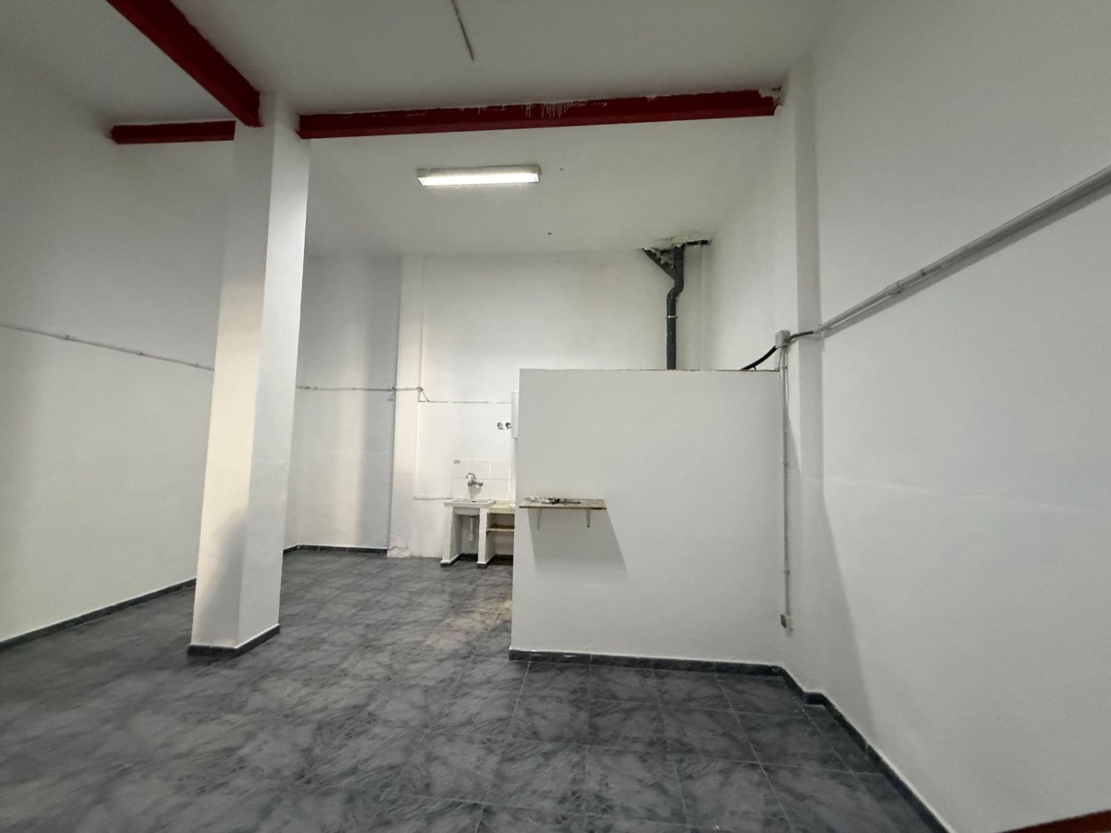 Commercial for rent in Alicante / Alacant city - € 600 (Ref: 9755709)