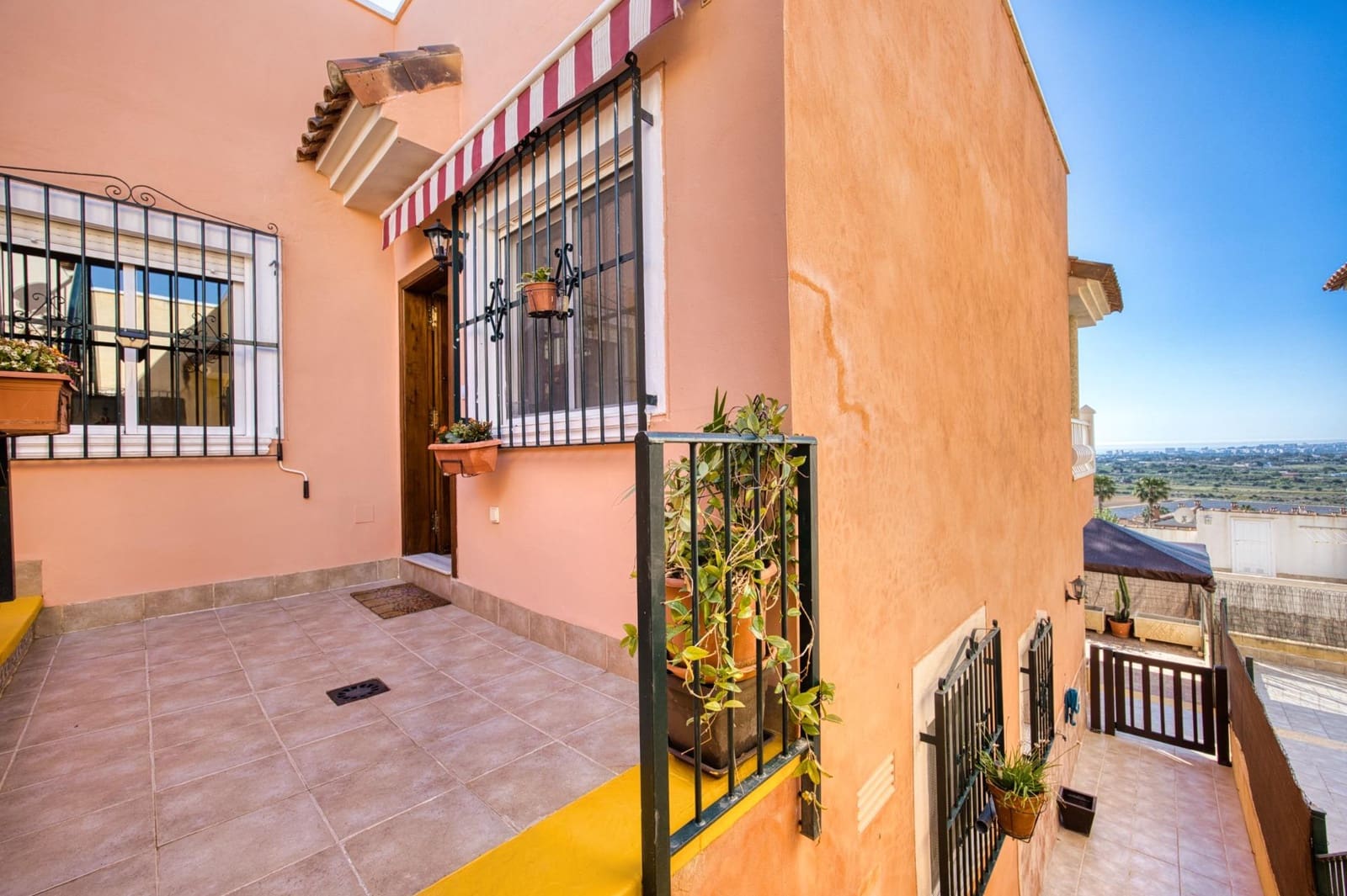 3 soveværelse Semi-Rækkehus til salg i Muchamiel / Mutxamel med swimmingpool - € 318.000 (Ref: 9791083)