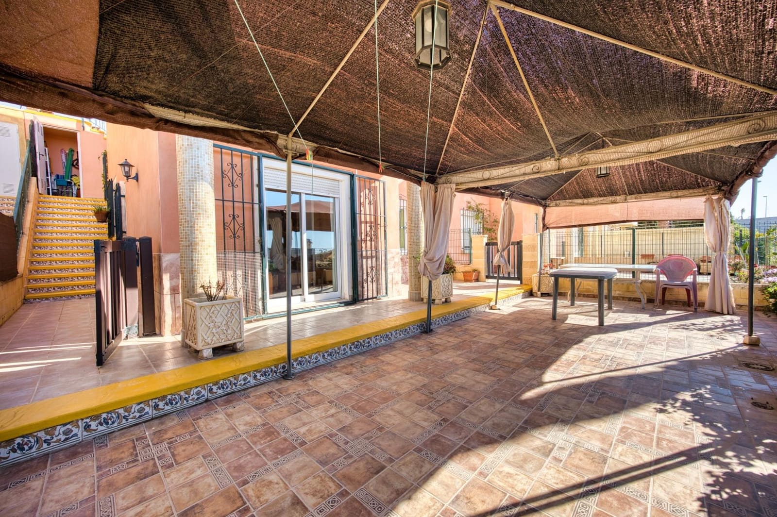 3 soveværelse Semi-Rækkehus til salg i Muchamiel / Mutxamel med swimmingpool - € 318.000 (Ref: 9791083)