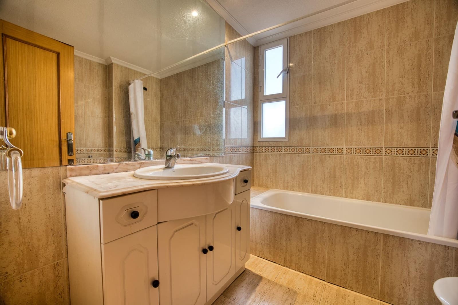 4 slaapkamer Flat te koop in Alicante stad met zwembad garage - € 365.650 (Ref: 9808011)