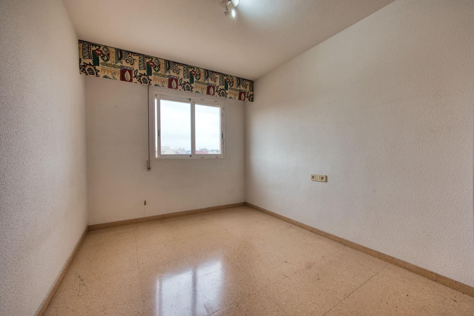 4 slaapkamer Flat te koop in Alicante stad met zwembad garage - € 365.650 (Ref: 9808011)
