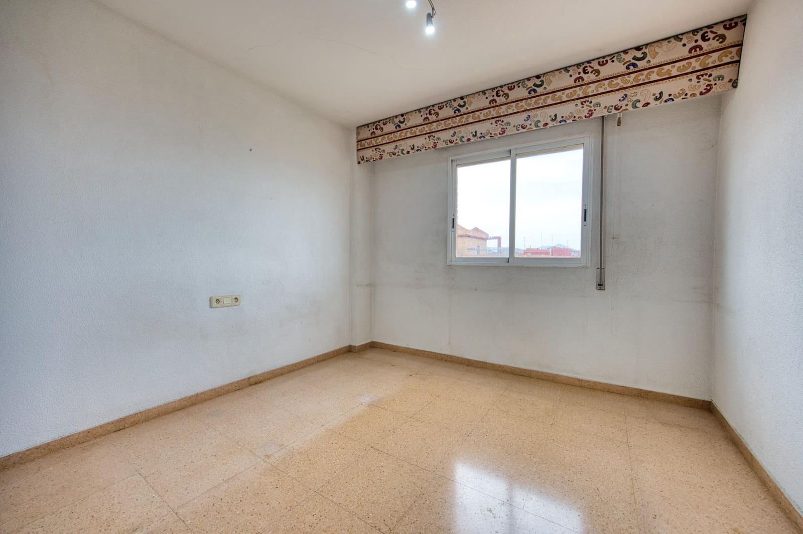 4 slaapkamer Flat te koop in Alicante stad met zwembad garage - € 365.650 (Ref: 9808011)