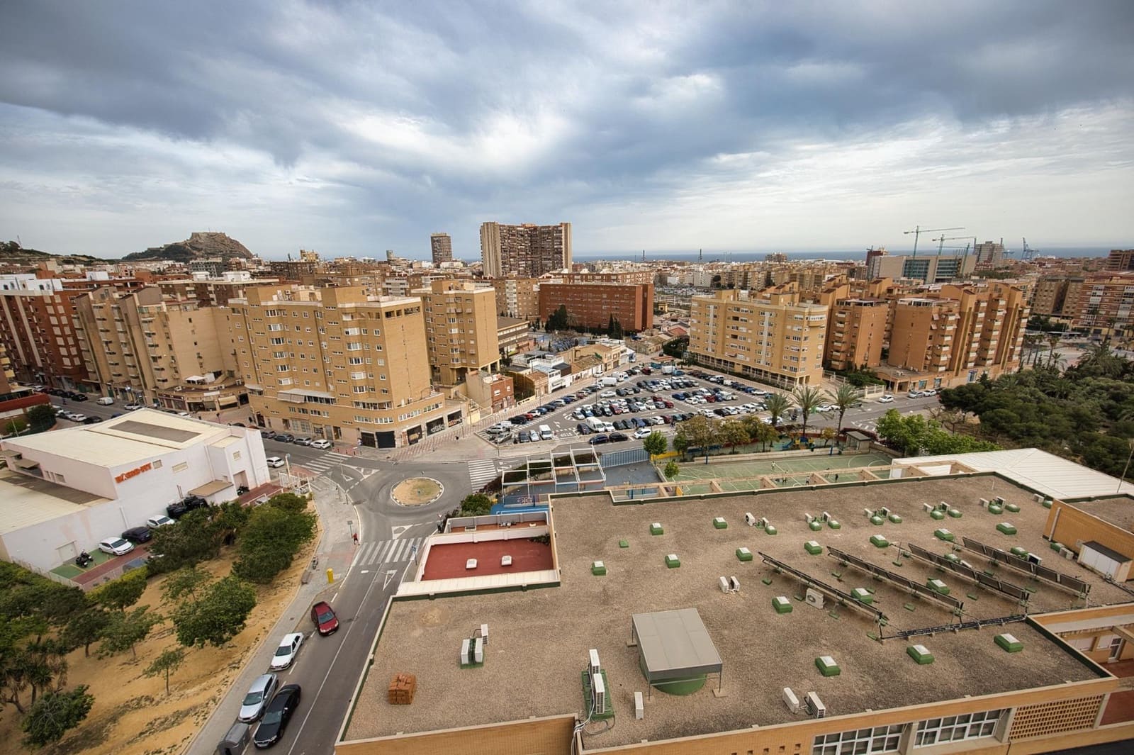 4 slaapkamer Flat te koop in Alicante stad met zwembad garage - € 365.650 (Ref: 9808011)