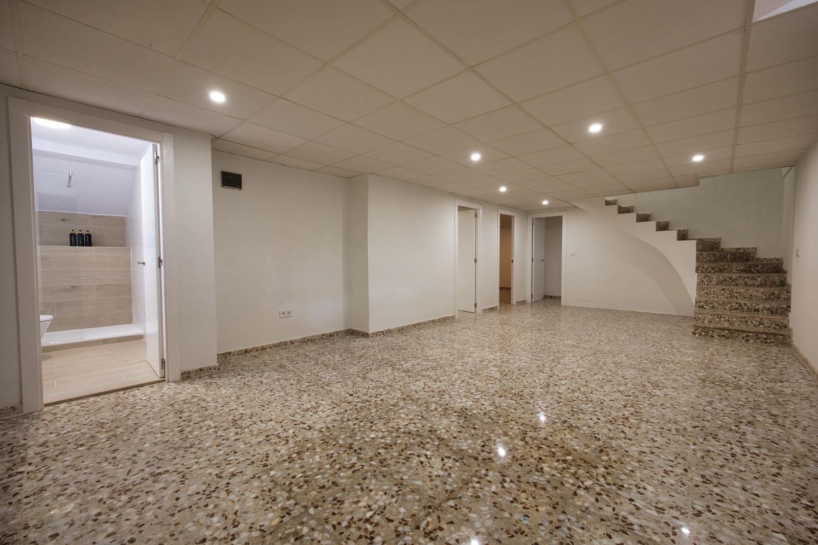 6 bedroom Villa for sale in Muchamiel / Mutxamel - € 396,550 (Ref: 9851795)