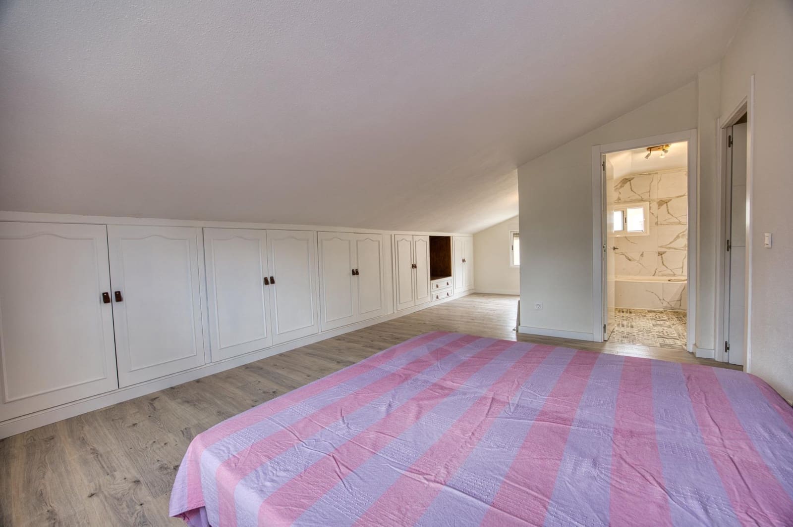 6 bedroom Villa for sale in Muchamiel / Mutxamel - € 396,550 (Ref: 9851795)