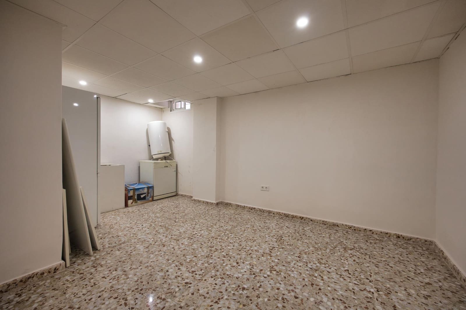 6 bedroom Villa for sale in Muchamiel / Mutxamel - € 396,550 (Ref: 9851795)