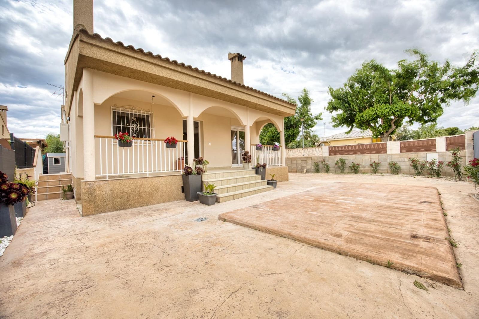 6 bedroom Villa for sale in Muchamiel / Mutxamel - € 396,550 (Ref: 9851795)