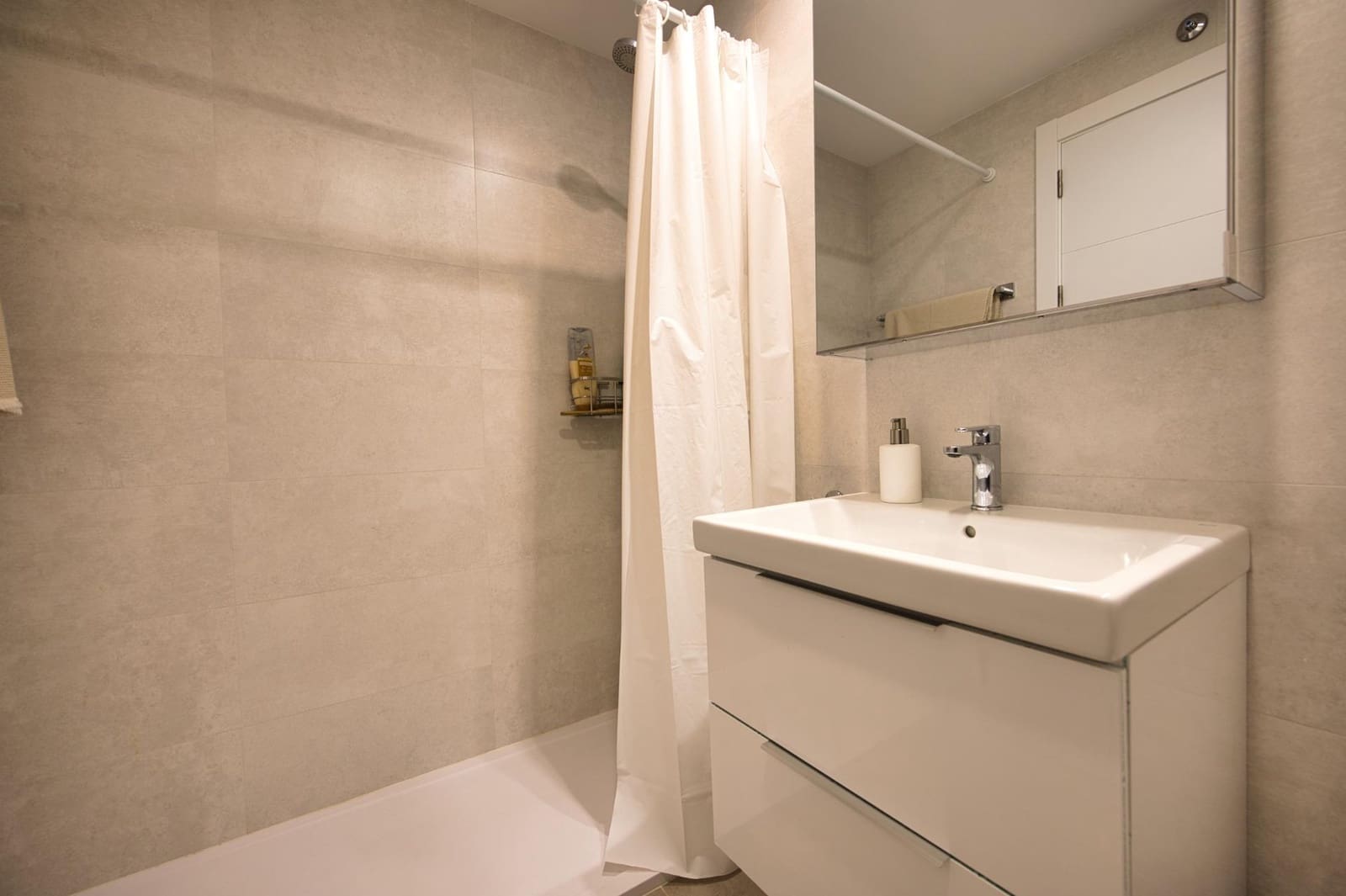 Piso de 3 habitaciones en Alicante / Alacant ciudad en venta con piscina - 359.500 € (Ref: 9870235)