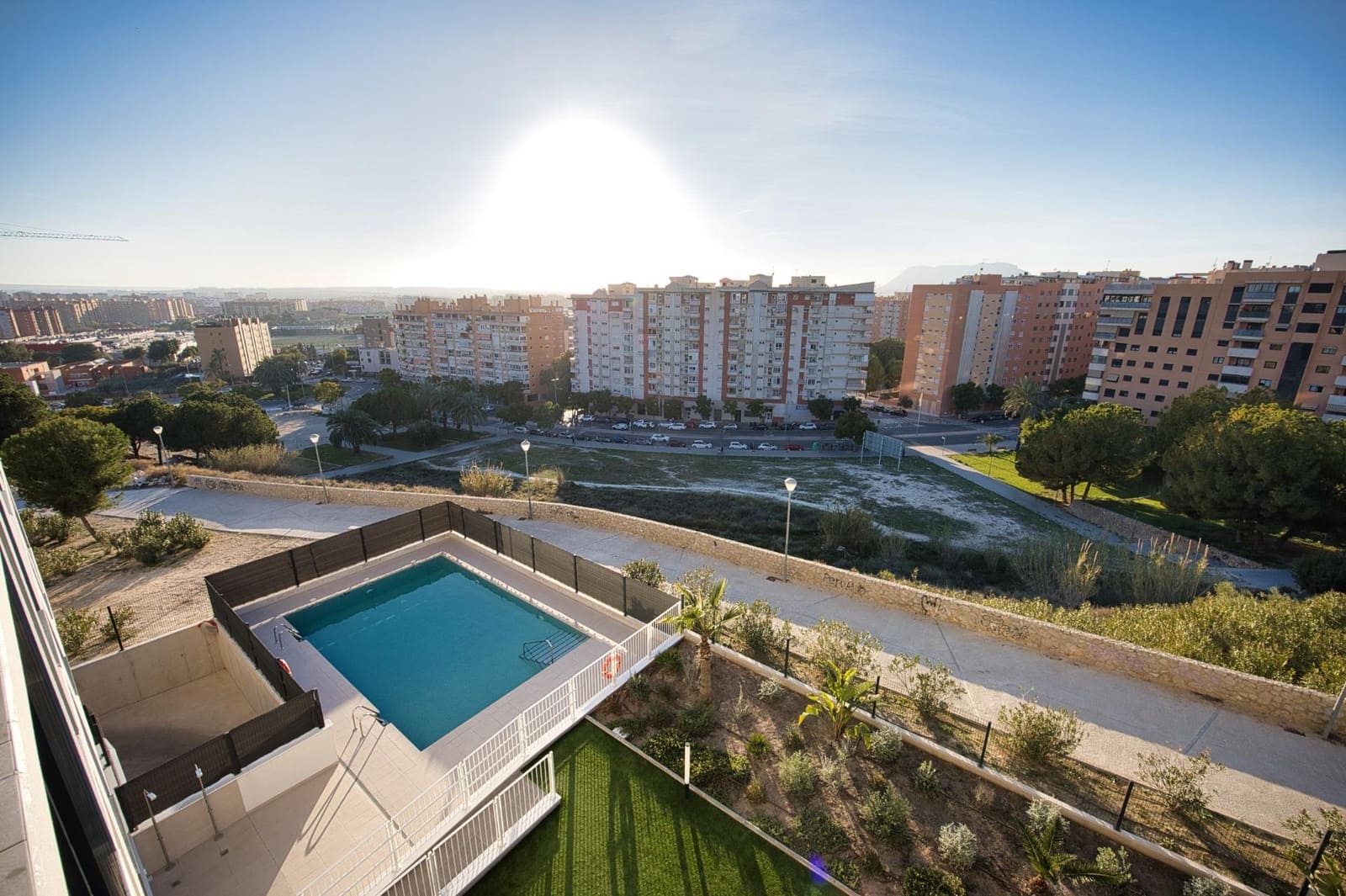Piso de 3 habitaciones en Alicante / Alacant ciudad en venta con piscina - 359.500 € (Ref: 9870235)