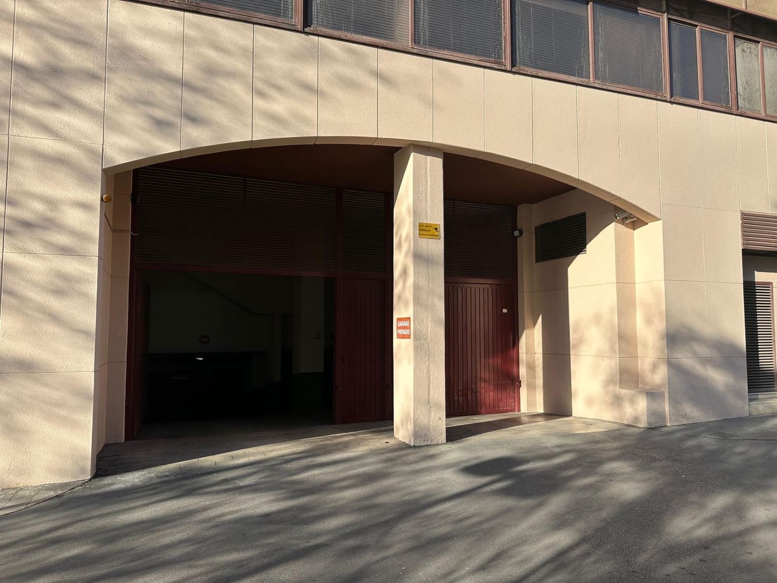 Garage for rent in Alicante / Alacant city - € 120 (Ref: 9881969)