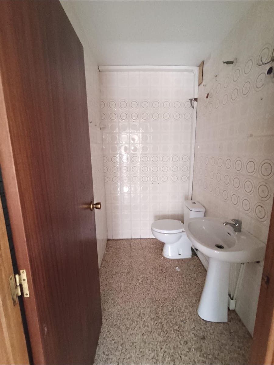 4 bedroom Flat for sale in Alicante / Alacant city - € 242,500 (Ref: 9927447)
