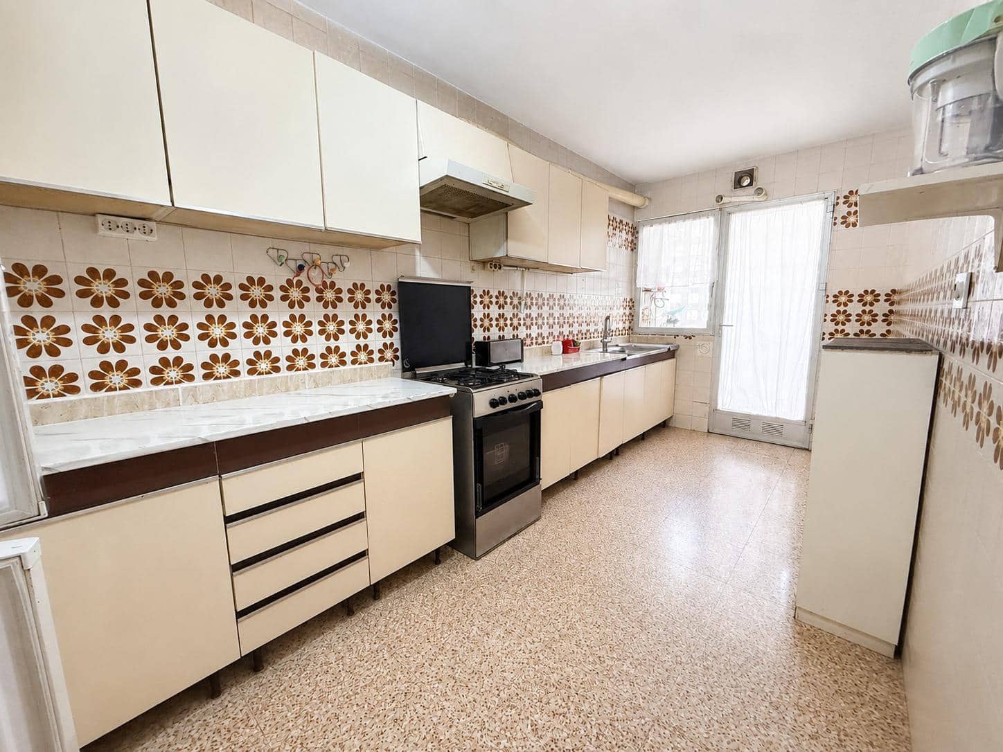 4 bedroom Flat for sale in Alicante / Alacant city - € 242,500 (Ref: 9927447)