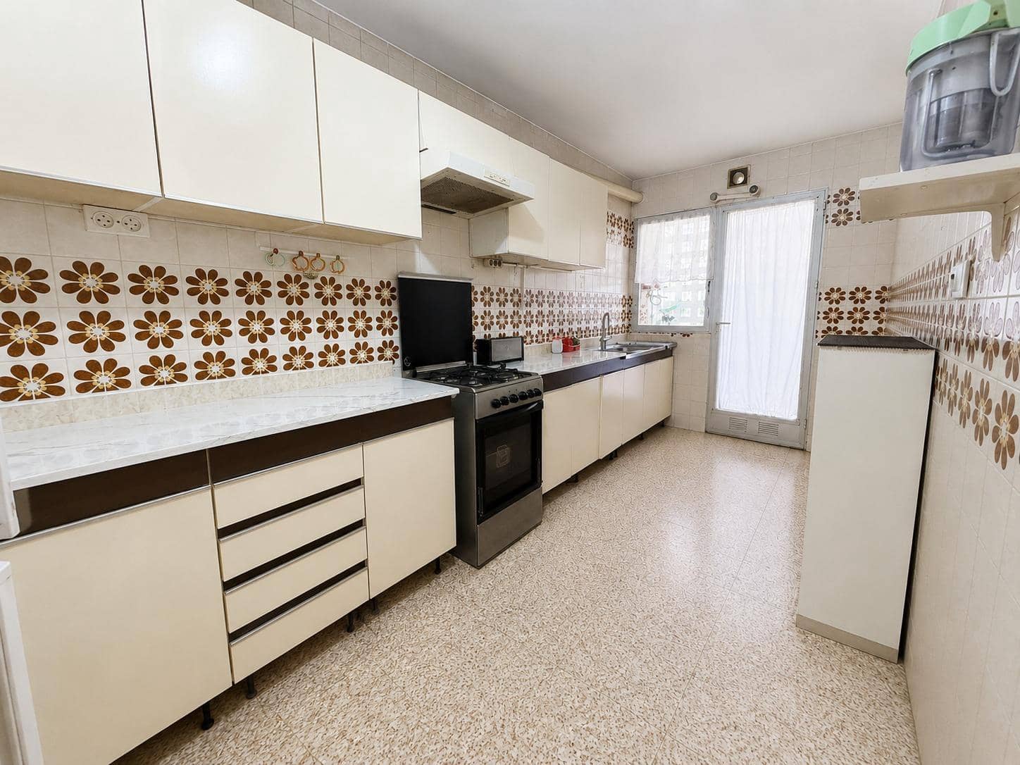 4 bedroom Flat for sale in Alicante / Alacant city - € 242,500 (Ref: 9927447)