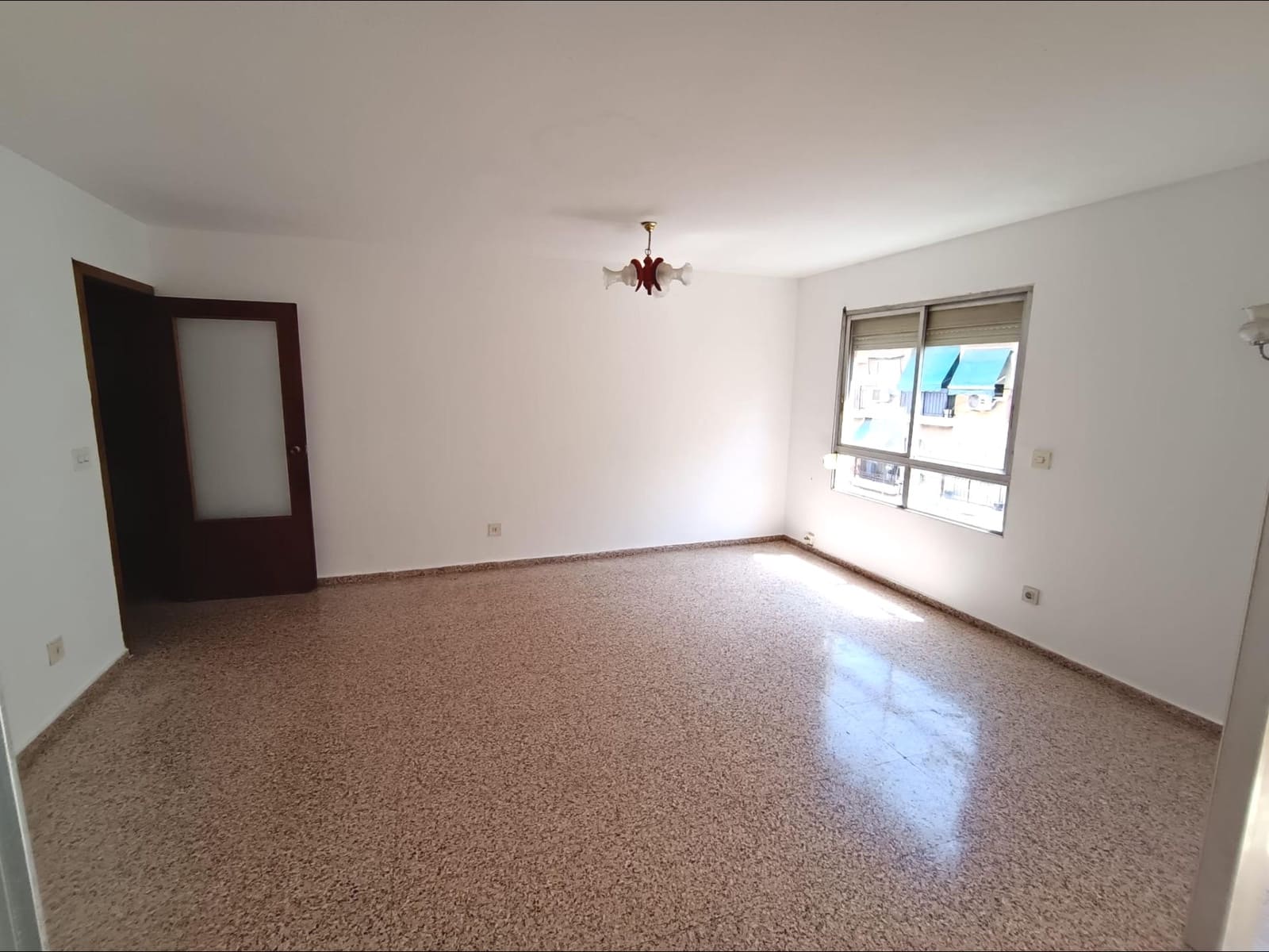 4 bedroom Flat for sale in Alicante / Alacant city - € 242,500 (Ref: 9927447)
