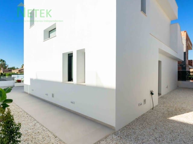 3 bedroom Villa for sale in Rojales with pool garage - € 550,000 (Ref: 8495717)