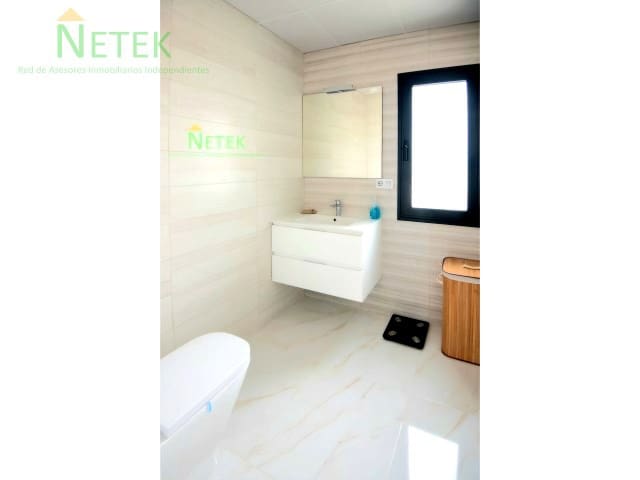 3 sypialnia Willa na sprzedaż w Pinar de Campoverde z basenem garażem - 439 000 € (Ref: 8816266)