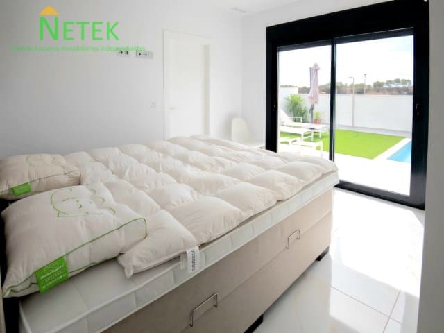 3 sypialnia Willa na sprzedaż w Pinar de Campoverde z basenem garażem - 439 000 € (Ref: 8816266)