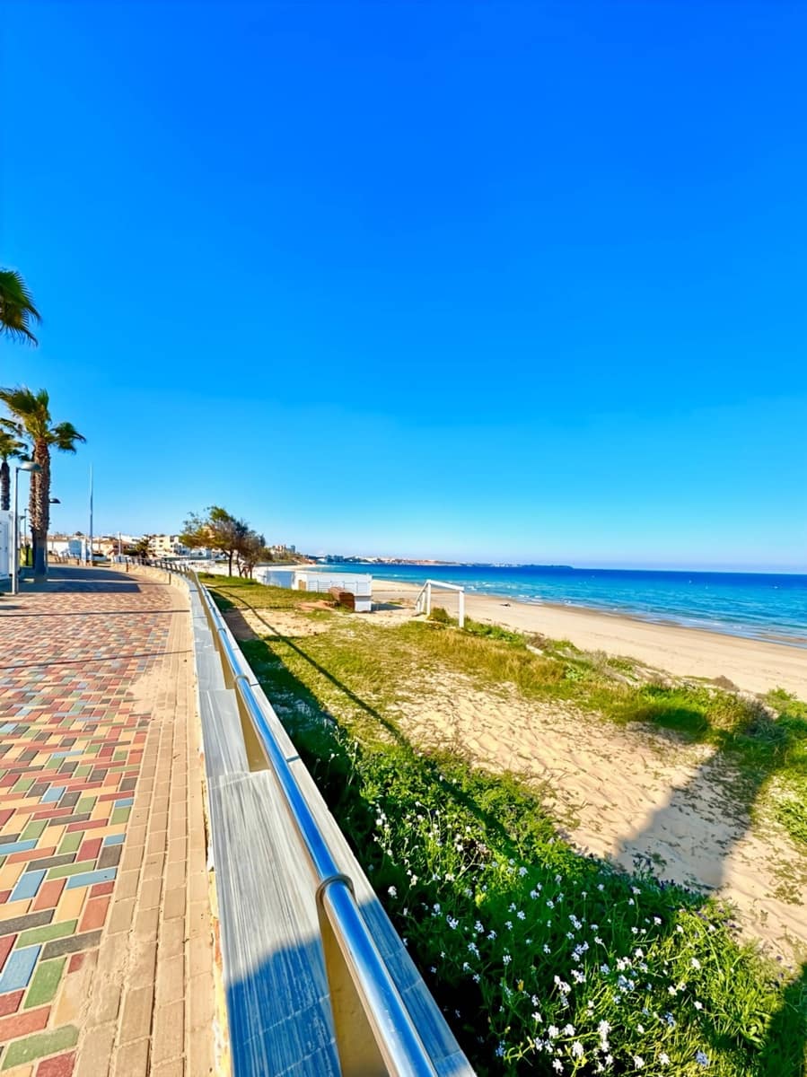 1 sypialnia Apartament przy plaży na sprzedaż w Pilar de la Horadada z basenem - 182 000 € (Ref: 8940540)