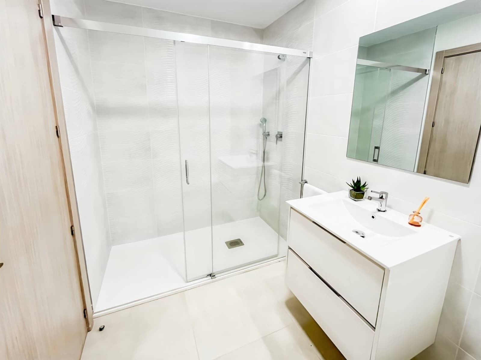 1 sypialnia Apartament przy plaży na sprzedaż w Pilar de la Horadada z basenem - 182 000 € (Ref: 8940540)