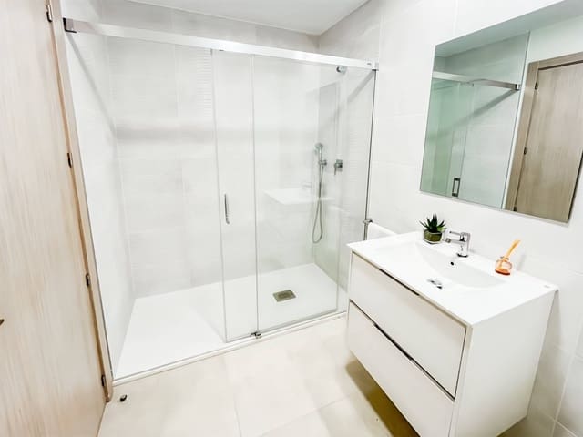 1 sypialnia Apartament przy plaży na sprzedaż w Mil Palmeras, Pilar de la Horadada z basenem - 182 000 € (Ref: 8940540)