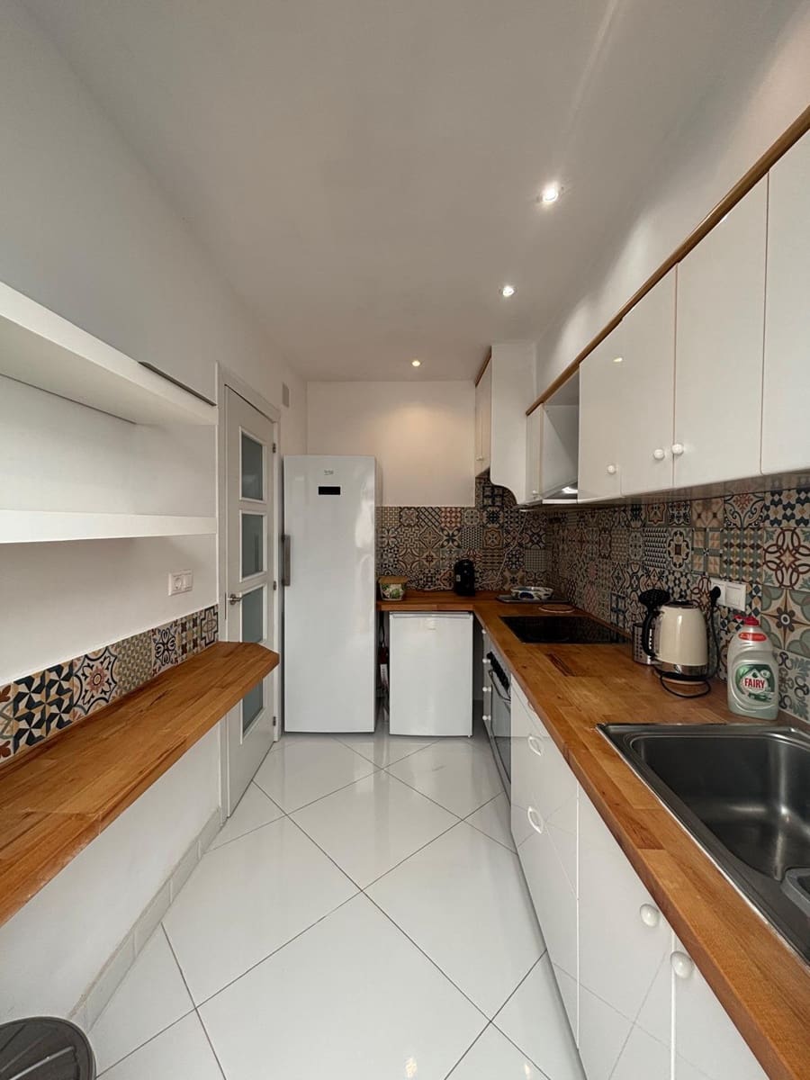 Casa de 2 habitaciones en Torrevieja en alquiler - 700 € (Ref: 9143724)