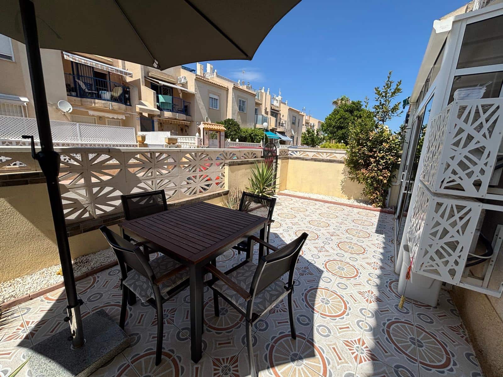 Casa de 2 habitaciones en Torrevieja en alquiler - 700 € (Ref: 9143724)