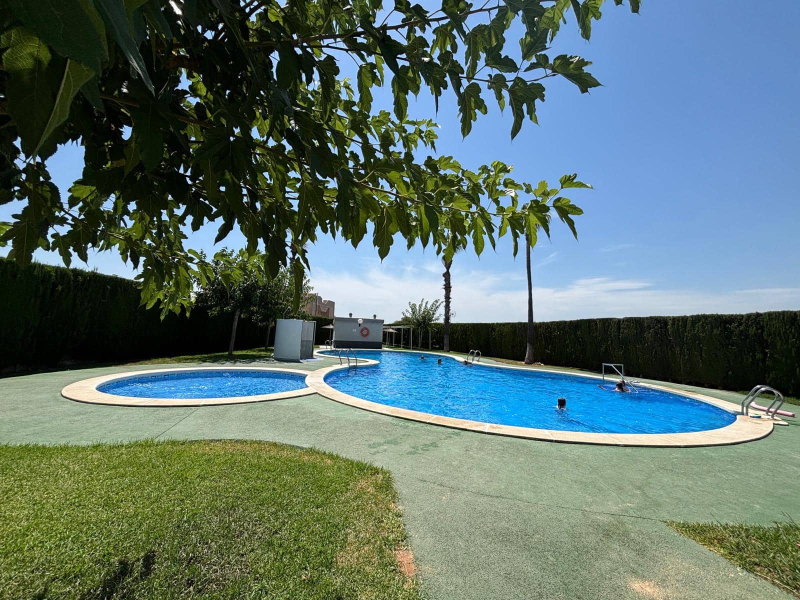 Casa de 2 habitaciones en Torrevieja en alquiler - 700 € (Ref: 9143724)