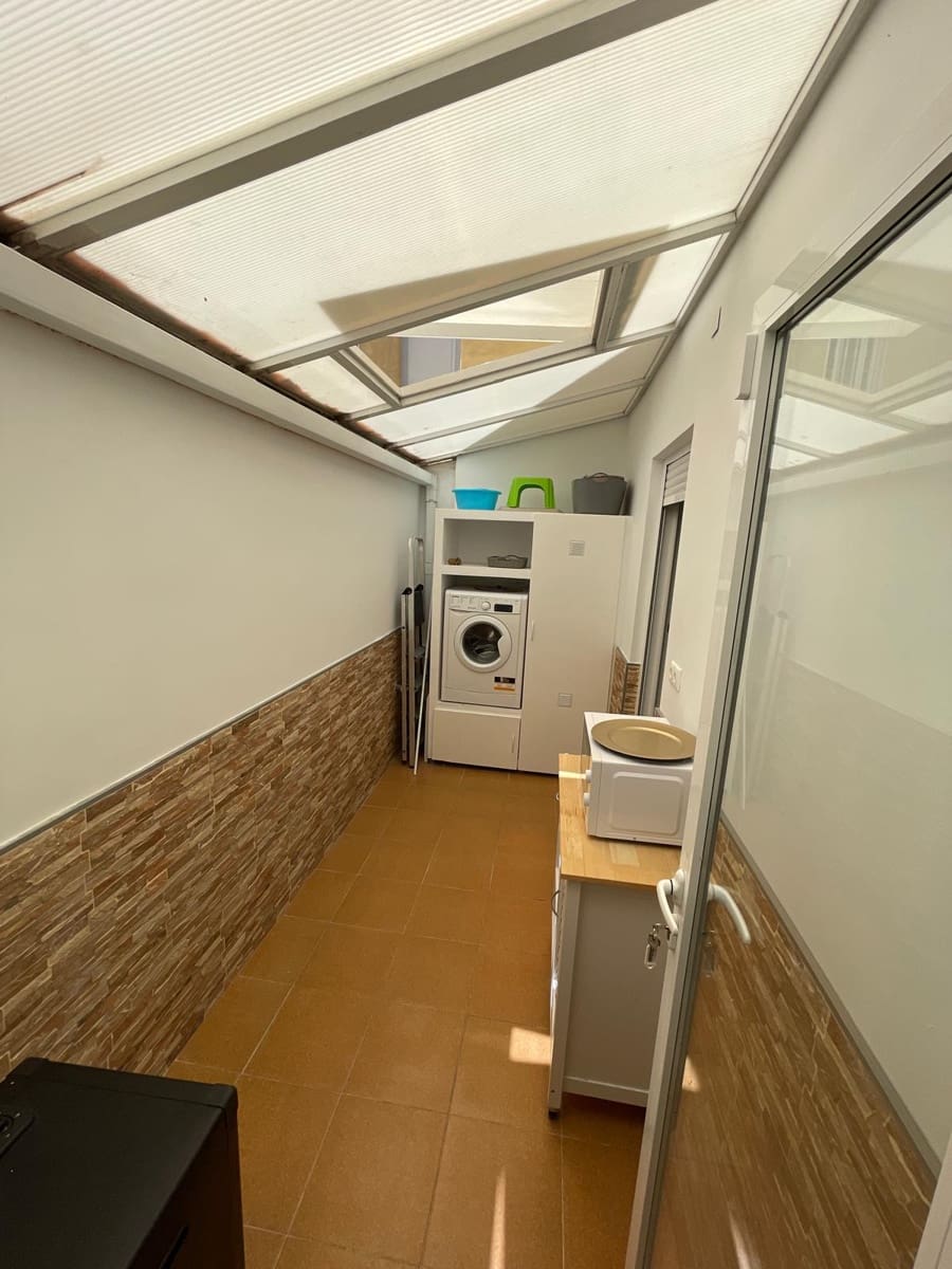 Casa de 2 habitaciones en Torrevieja en alquiler - 700 € (Ref: 9143724)