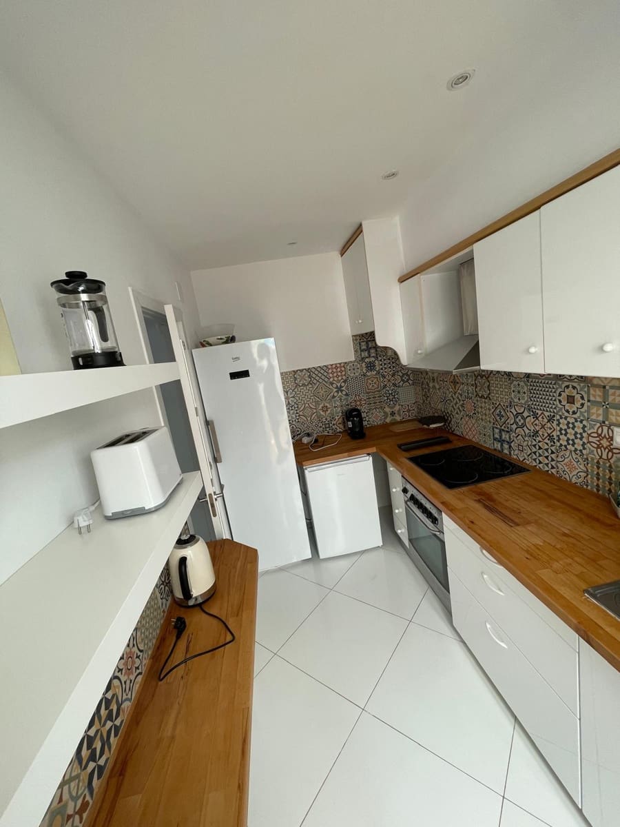 Casa de 2 habitaciones en Torrevieja en alquiler - 700 € (Ref: 9143724)