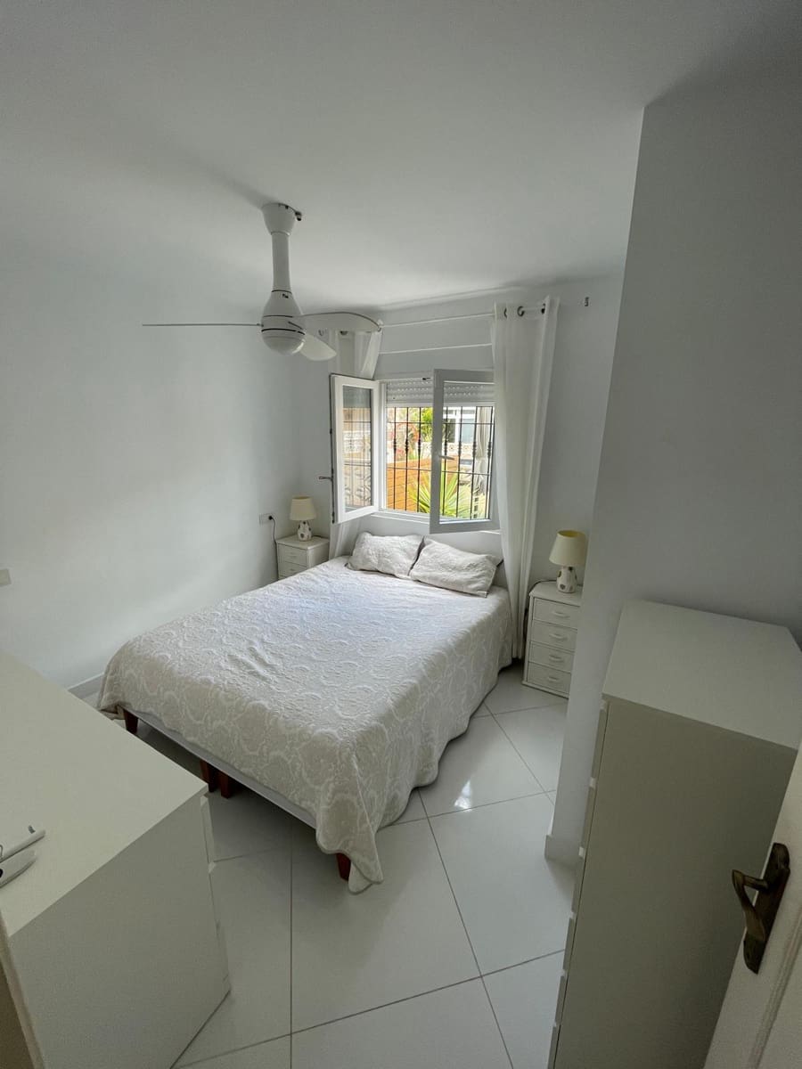 Casa de 2 habitaciones en Torrevieja en alquiler - 700 € (Ref: 9143724)